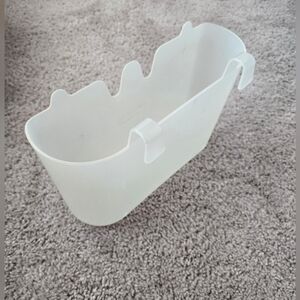 Rubbermaid under counter holder